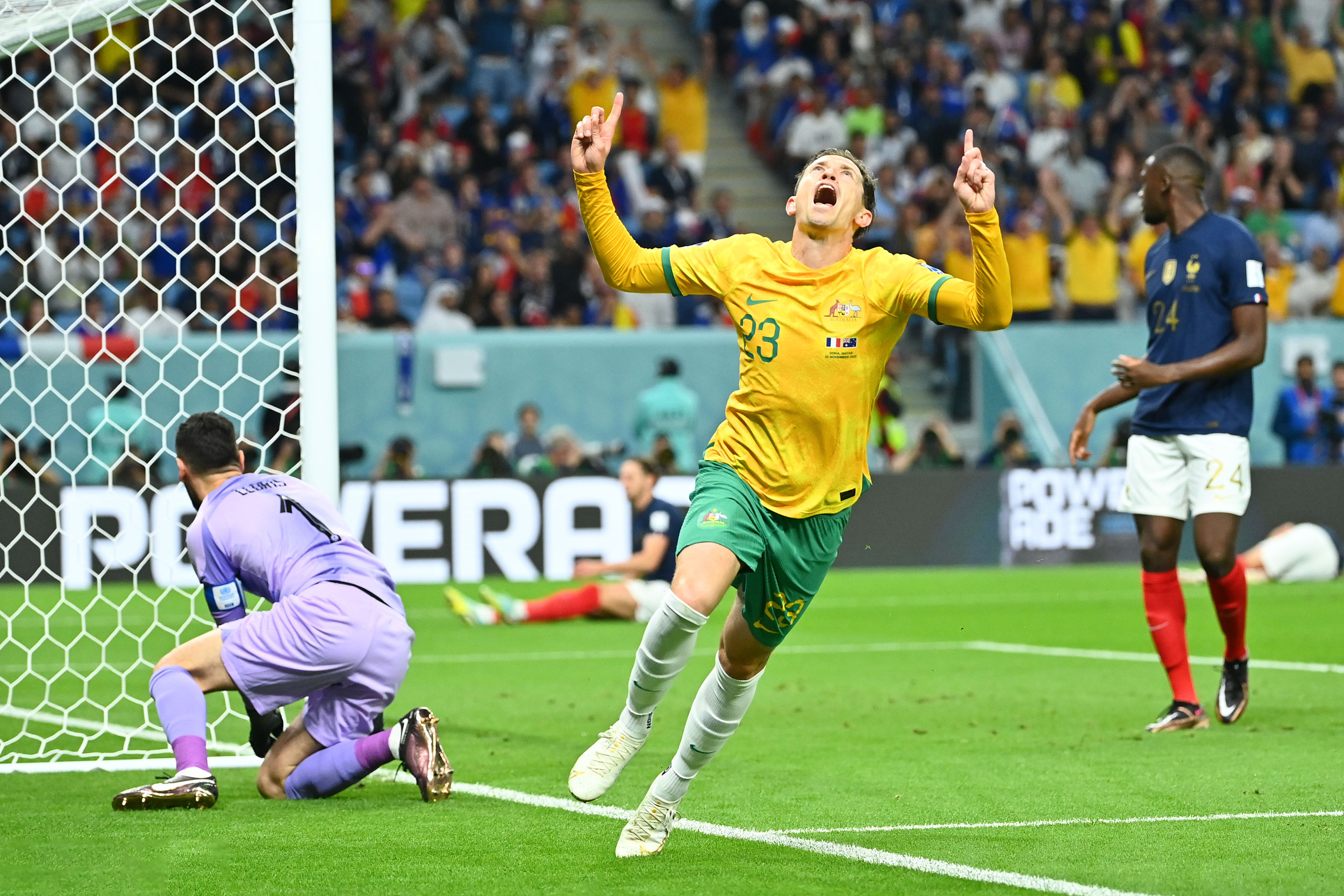 JackeyLove爆冷击败皇家马德里,逆转引爆全场!