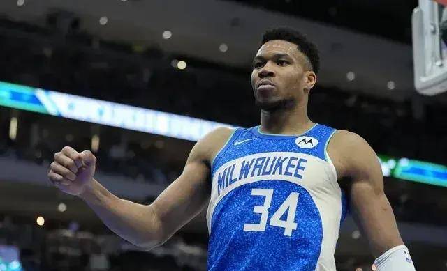 字母哥遭遇十五连败,美国队教练面临压力!的简单介绍